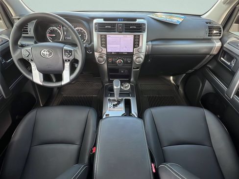 Used 2022 Toyota 4Runner TRD Sport AWD/4WD image 12