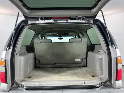 Used 2005 Chevrolet Suburban Z71 w/ Preferred Equipment Group AWD/4WD image 25