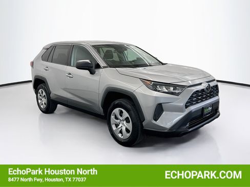 Used 2022 Toyota RAV4 LE FWD image 1