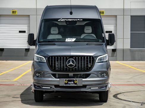 Used 2023 Mercedes-Benz Sprinter 3500 image 23