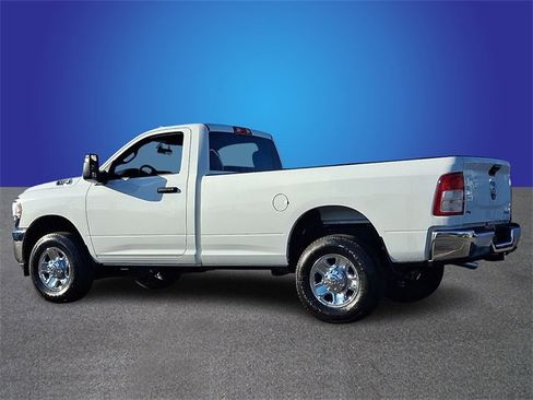 Used 2024 RAM 2500 Tradesman w/ Chrome Appearance Group image 6