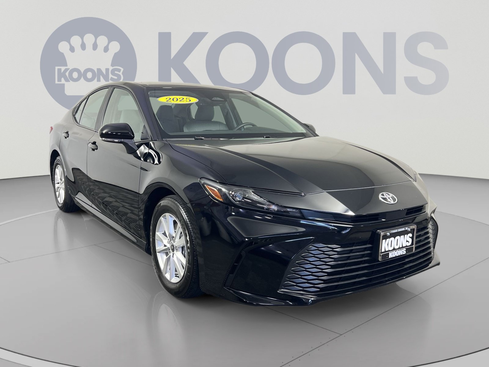 Used 2025 Toyota Camry LE w/ Convenience Package FWD image 10