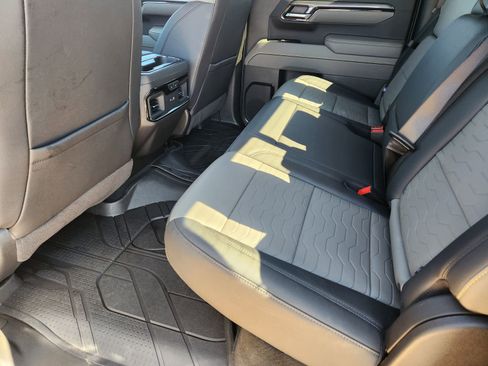 Used 2025 Chevrolet Silverado 1500 ZR2 w/ Technology Package image 35