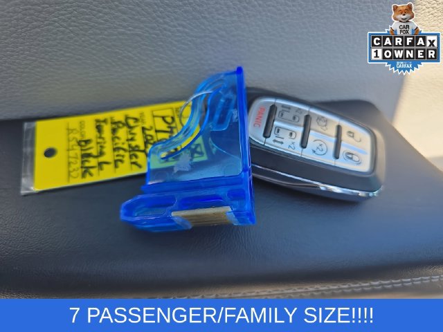 Used 2023 Chrysler Pacifica Touring-L FWD image 23