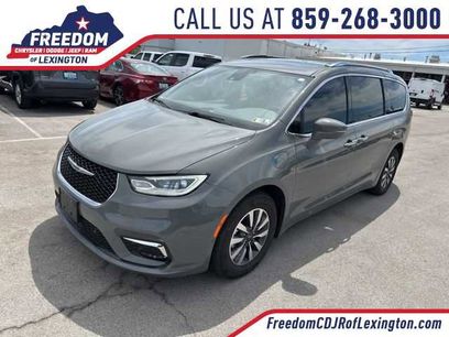 Used 2021 Chrysler Pacifica Touring-L