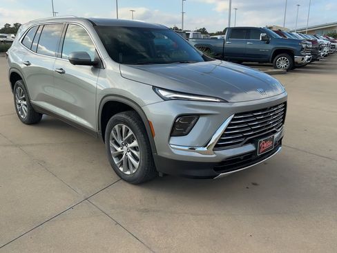 New 2026 Buick Enclave Preferred image 2