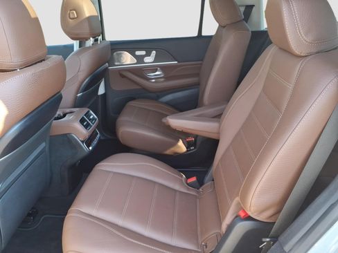 Used 2024 Mercedes-Benz GLS 580 4MATIC image 15