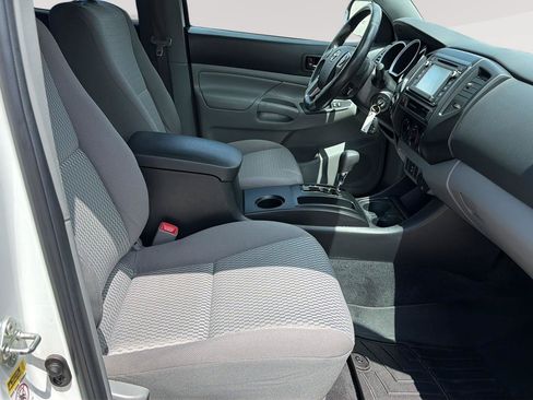 Used 2015 Toyota Tacoma 4x4 Double Cab w/ Convenience Package image 16