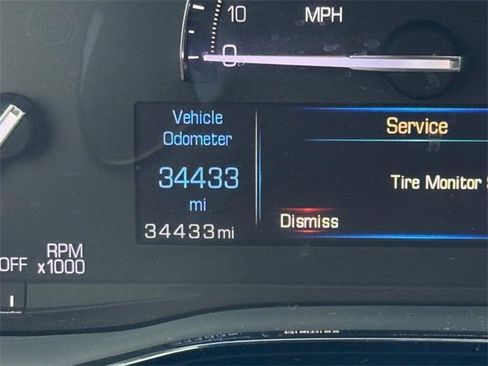 Used 2017 Cadillac XT5 Luxury w/ Driver Awareness Package image 20