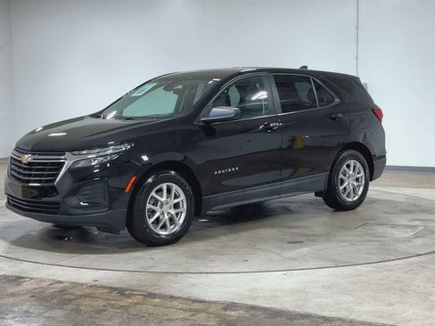 Used 2022 Chevrolet Equinox LS FWD image 4