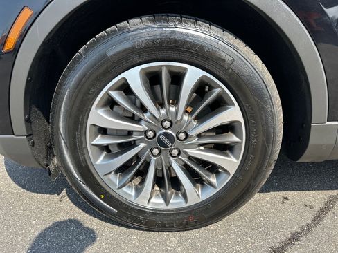 Used 2021 Lincoln Nautilus AWD w/ Equipment Group 101A image 11