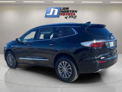 Used 2024 Buick Enclave Premium image 7
