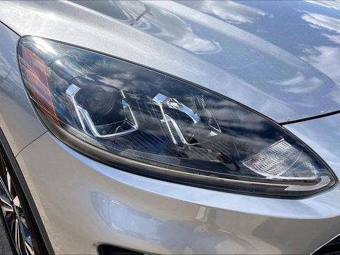 Used 2022 Ford Escape SE w/ SE Sport Appearance Package image 33