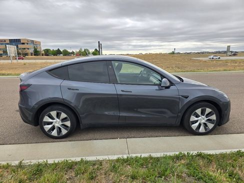 Used 2023 Tesla Model Y Long Range AWD/4WD image 6