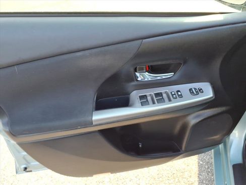 Used 2017 Toyota Prius V Three FWD image 23