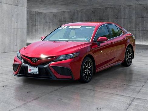 Certified 2024 Toyota Camry SE FWD image 1