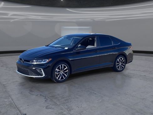 New 2026 Volkswagen Jetta SE image 3