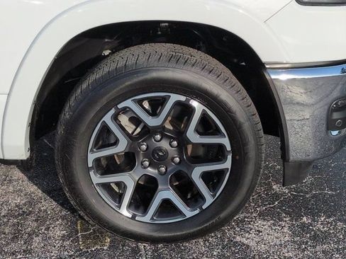 Used 2025 RAM 1500 Laramie AWD/4WD image 10