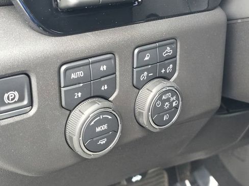 Used 2025 Chevrolet Silverado 1500 ZR2 w/ Technology Package AWD/4WD image 28
