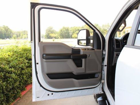 Used 2022 Ford F250 XL w/ Power Equipment Group AWD/4WD image 27