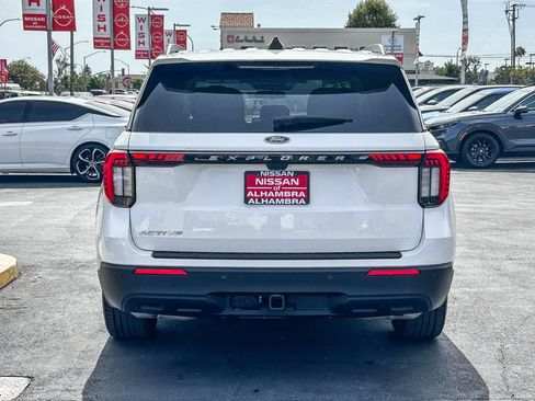 Used 2025 Ford Explorer Active RWD image 8