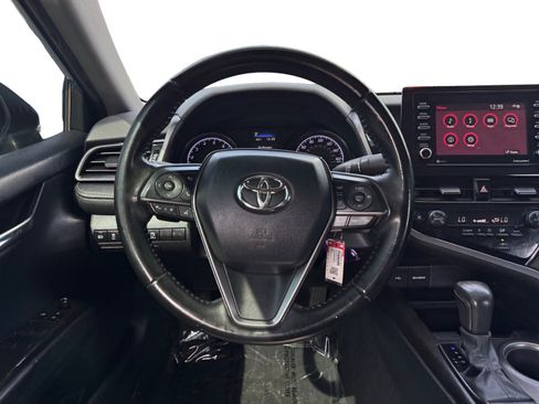 Used 2023 Toyota Camry SE FWD image 12