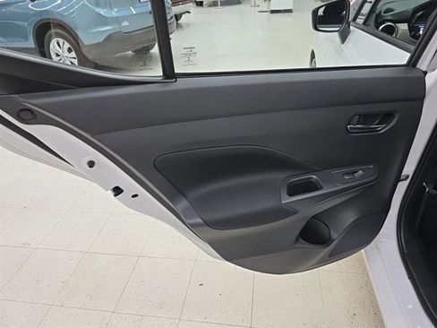 Used 2021 Nissan Versa SV image 13