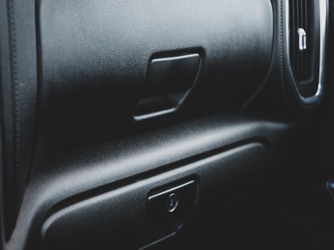 Used 2020 Chevrolet Silverado 1500 LT w/ All-Star Edition image 17