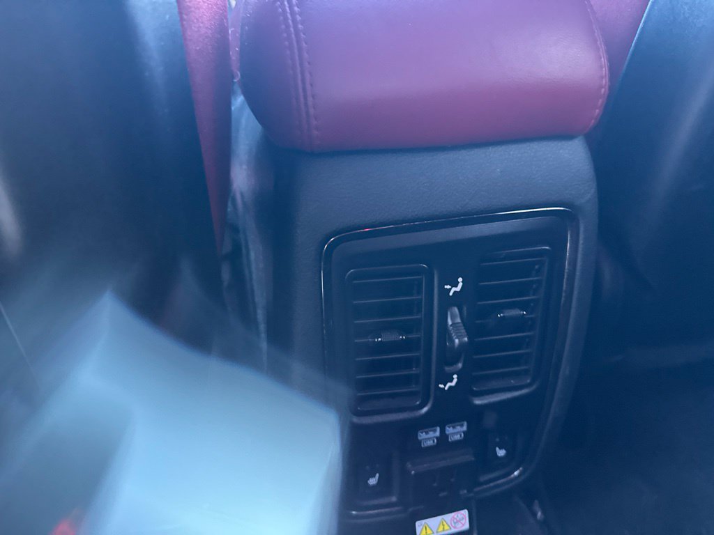 Used 2018 Dodge Durango R/T w/ Technology Group AWD/4WD image 29