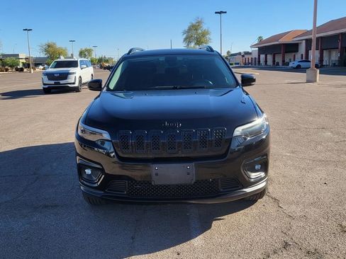 Used 2019 Jeep Cherokee Latitude Plus image 3
