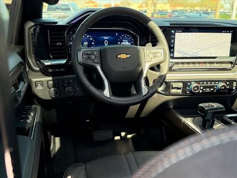 Used 2025 Chevrolet Silverado 1500 High Country image 9