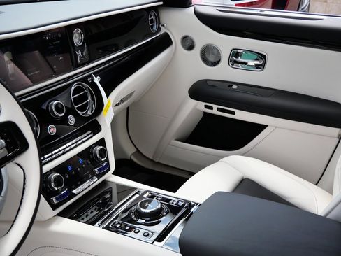 New 2025 Rolls-Royce Ghost image 22