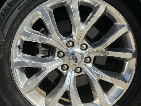 Used 2018 Ford Expedition Limited w/ Equipment Group 302A RWD image 9