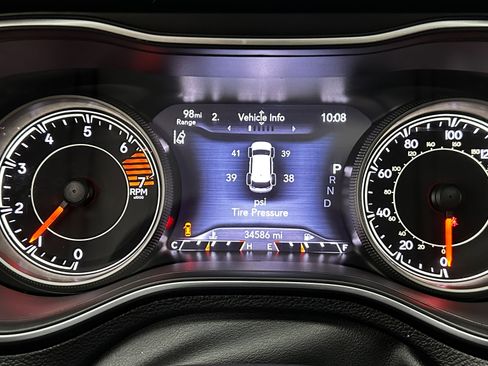 Used 2023 Jeep Cherokee Altitude Lux w/ Lux Elite Package image 10