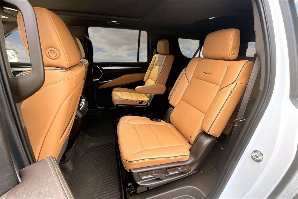 Certified 2026 Cadillac Escalade ESV Luxury w/ Touring Package AWD/4WD image 22
