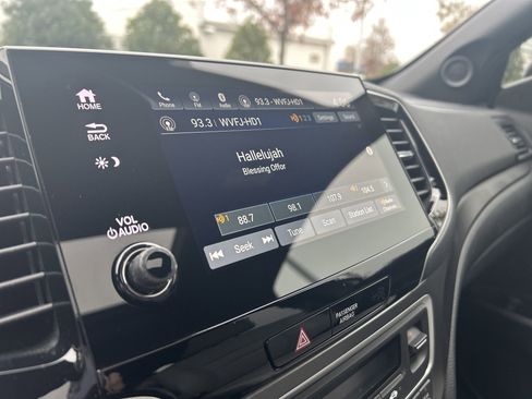 Certified 2023 Honda Passport EX-L image 13