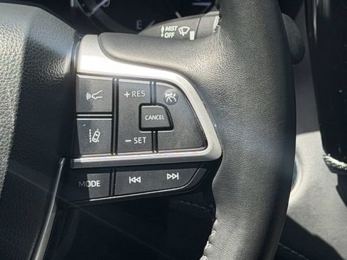 Used 2023 Toyota Highlander XSE FWD image 13