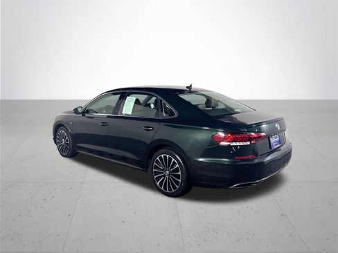 Used 2022 Volkswagen Passat 2.0T FWD image 8