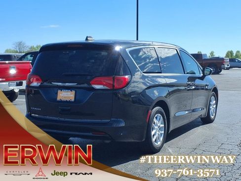 Certified 2023 Chrysler Voyager LX FWD image 3