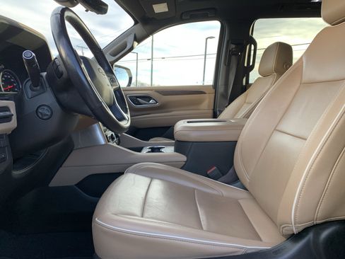 Used 2021 Chevrolet Tahoe Premier w/ Premium Package image 16