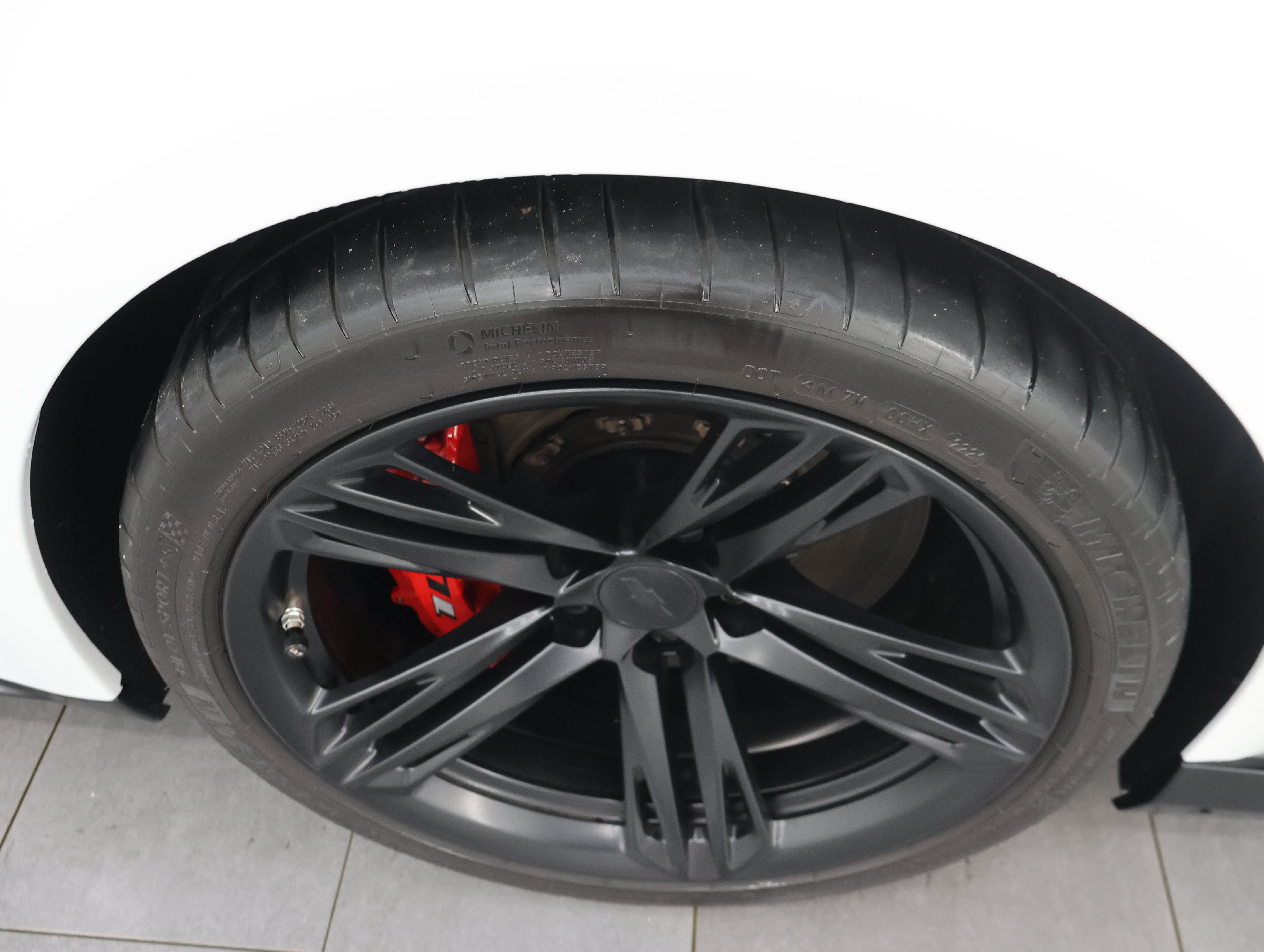 Used 2020 Chevrolet Camaro ZL1 RWD image 3
