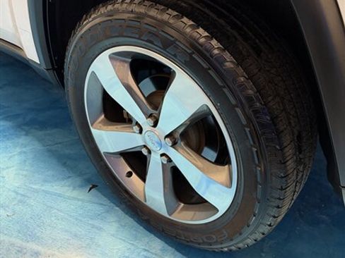 Used 2014 Jeep Grand Cherokee Limited image 19