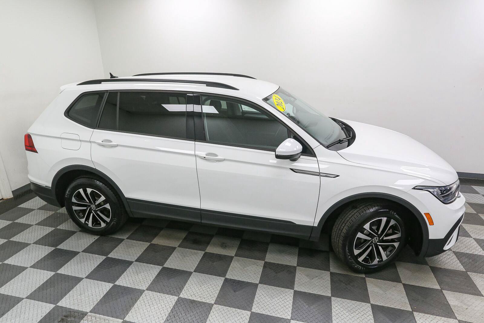 Certified 2024 Volkswagen Tiguan S AWD/4WD image 6