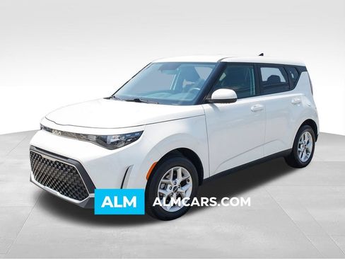 Used 2025 Kia Soul LX w/ LX Technology Package FWD image 1