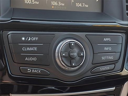 Used 2020 Nissan Pathfinder S image 24