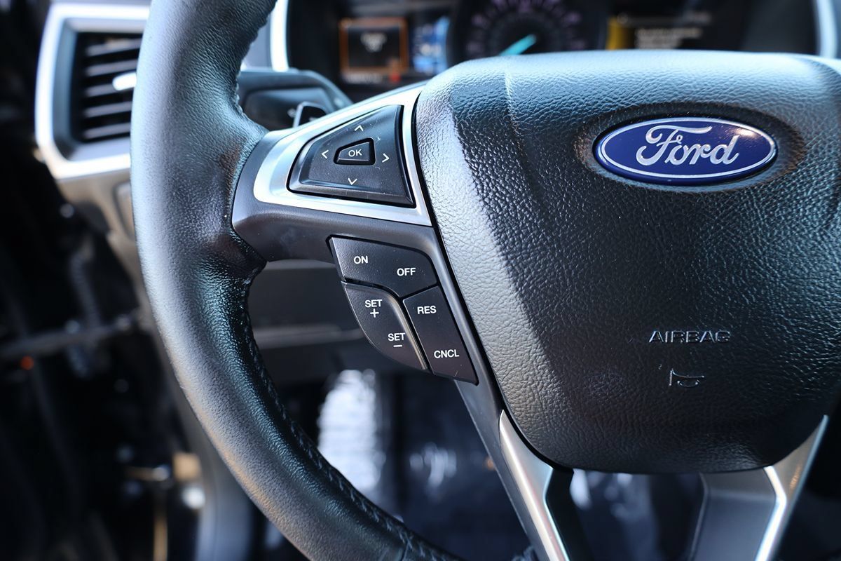 Used 2018 Ford Edge SEL FWD image 24
