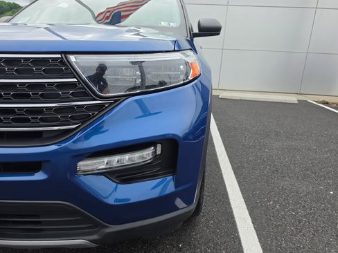 Used 2023 Ford Explorer XLT w/ Equipment Group 202A AWD/4WD image 9