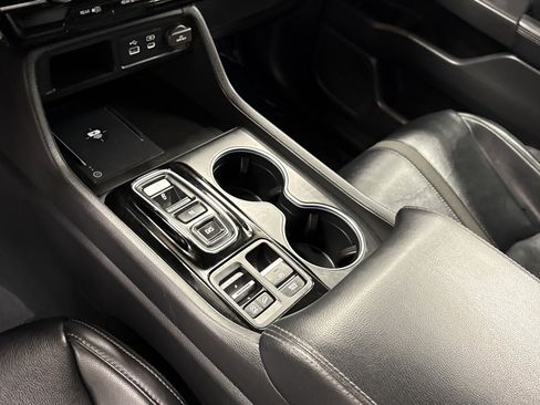 Used 2023 Honda Pilot Touring image 9