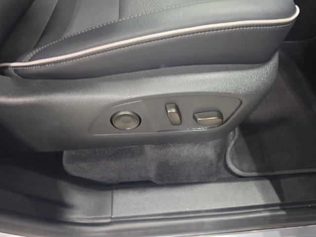 Used 2026 Buick Enclave Preferred AWD/4WD image 32