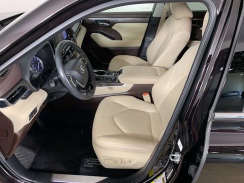Used 2022 Toyota Highlander Limited image 33